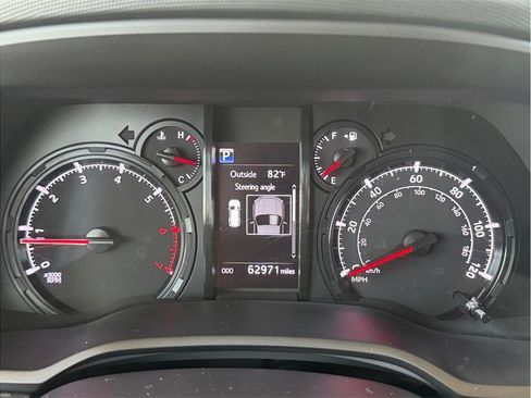 Used 2022 Toyota 4Runner SR5 AWD/4WD image 17