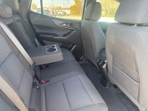 Used 2025 Chevrolet Equinox LT image 19