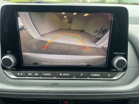 Used 2024 Nissan Rogue SV image 45