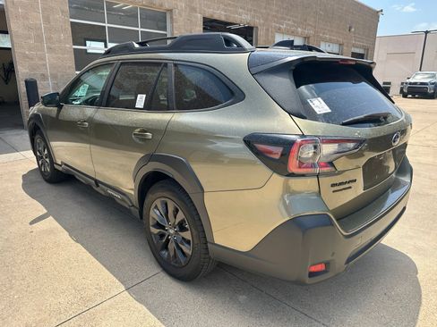 Used 2025 Subaru Outback Onyx Edition AWD/4WD image 5