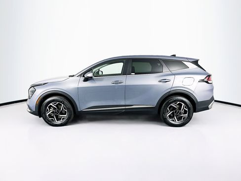 Used 2025 Kia Sportage LX image 4