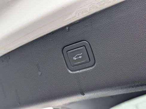 Used 2020 Chevrolet Blazer LT image 40