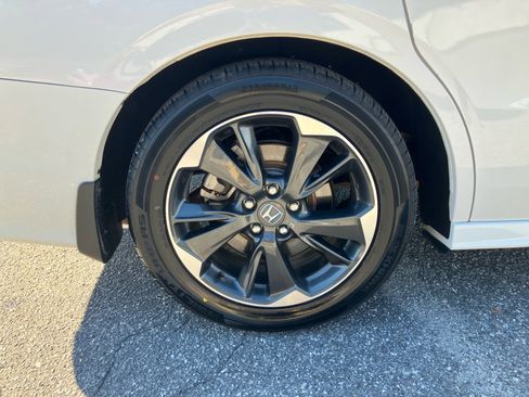 Certified 2024 Honda Odyssey Elite image 23