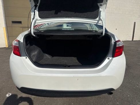 Used 2014 Toyota Corolla LE image 10