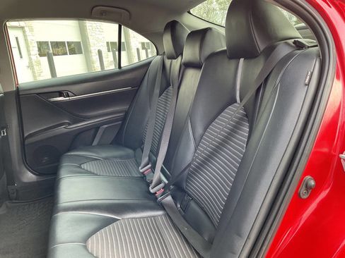 Used 2021 Toyota Camry SE FWD image 30