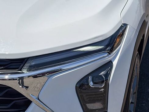 Certified 2024 Chevrolet Trax LT FWD image 7