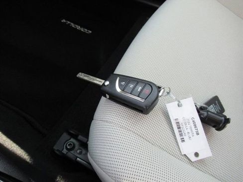 Used 2022 Toyota Corolla LE image 27