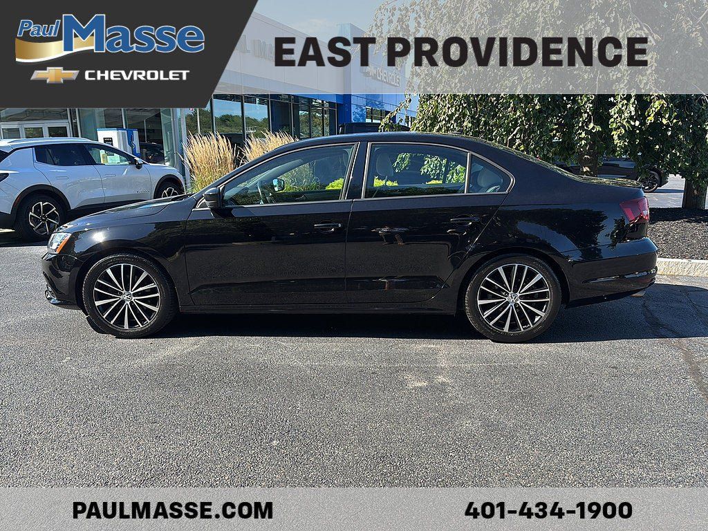 Used 2016 Volkswagen Jetta Sport FWD image 4