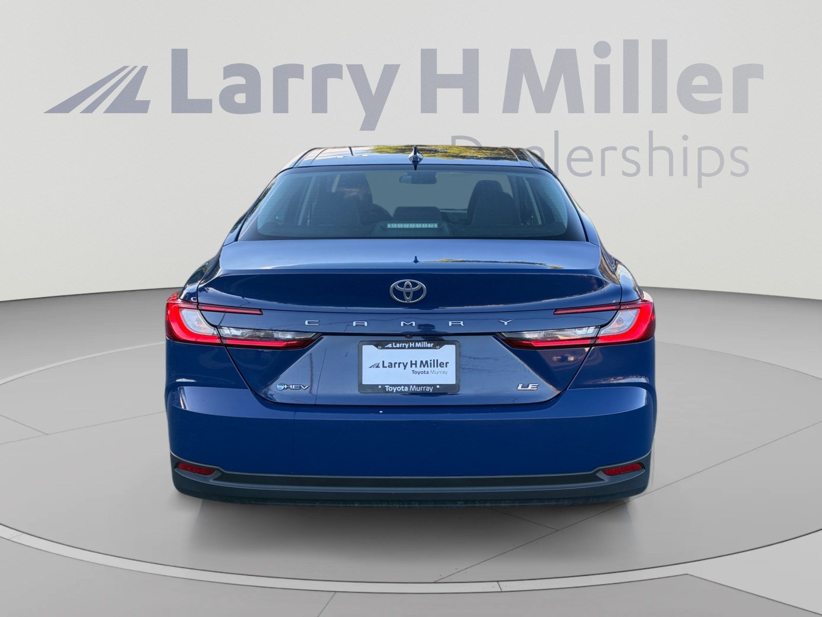 Used 2025 Toyota Camry LE FWD image 4