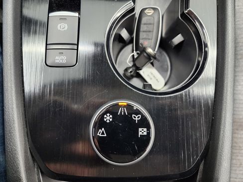 Used 2023 Nissan Rogue SV image 47