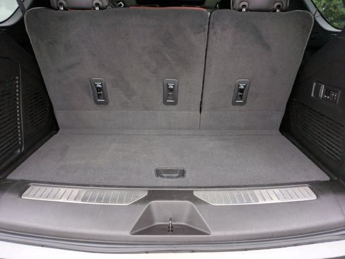 Used 2023 GMC Yukon Denali Ultimate AWD/4WD image 42