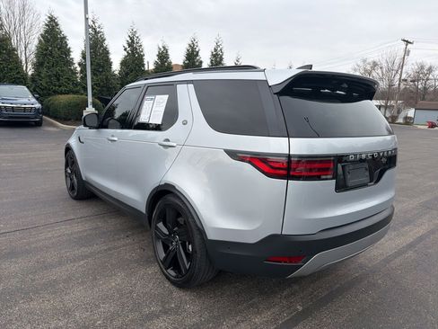 Used 2022 Land Rover Discovery S image 3