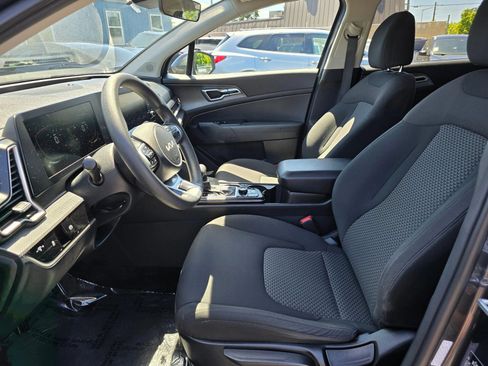 Used 2023 Kia Sportage LX FWD image 21