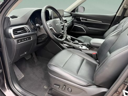 Used 2022 Kia Telluride S FWD image 9