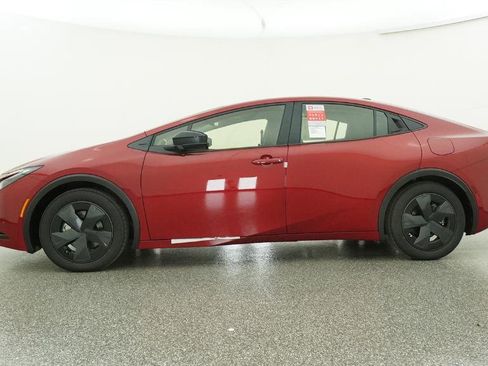 New 2026 Toyota Prius SE image 10