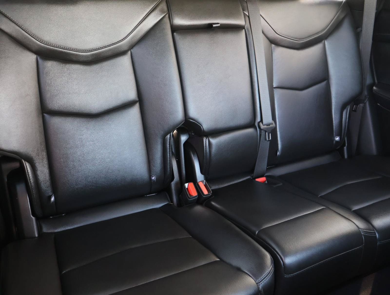 Used 2024 Cadillac XT5 Luxury w/ LPO, Floor Liner Package FWD image 23