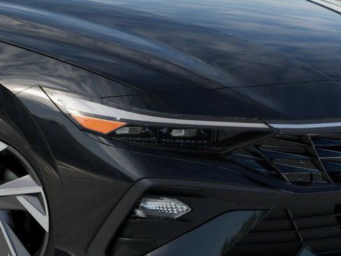New 2025 Hyundai Elantra Sport image 9