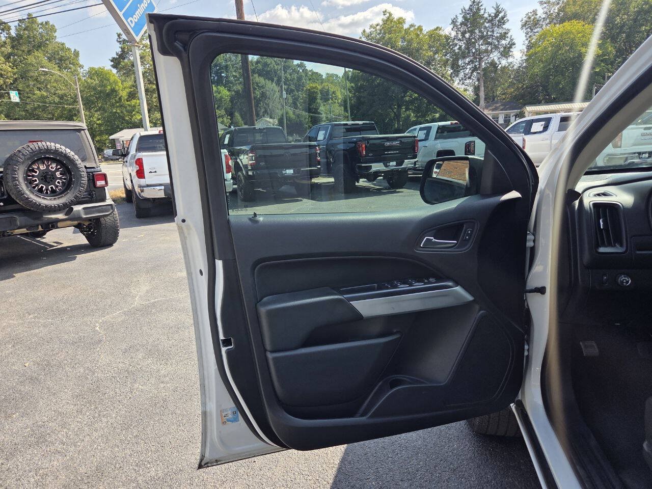 Used 2020 Chevrolet Colorado LT w/ LT Convenience Package RWD image 14