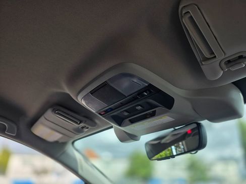 Used 2019 Subaru Crosstrek 2.0i Premium w/ Eyesight System image 18