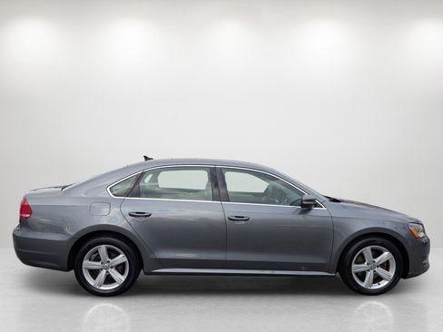 Used 2013 Volkswagen Passat 2.5 SE image 4
