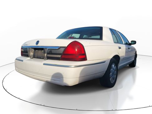 Used 2008 Mercury Grand Marquis LS RWD image 4