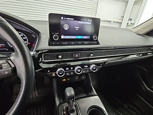 Used 2024 Honda Civic EX-L image 13