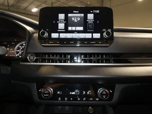 Used 2024 Mitsubishi Outlander SE image 17