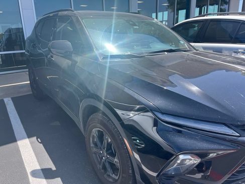 Used 2023 Chevrolet Blazer LT w/ Midnight/Sport Edition FWD image 3