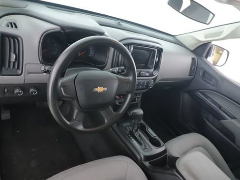 Used 2019 Chevrolet Colorado W/T AWD/4WD image 17