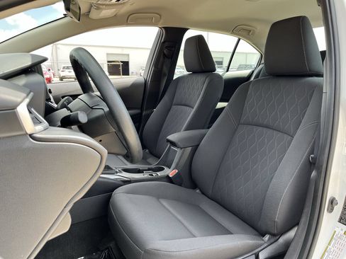 Used 2025 Toyota Corolla LE FWD image 22