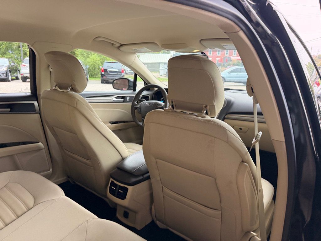 Used 2013 Ford Fusion SE FWD image 14