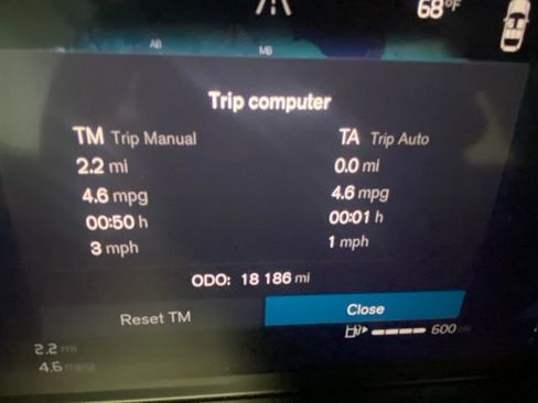 Used 2025 Volvo XC40 B5 Core image 17