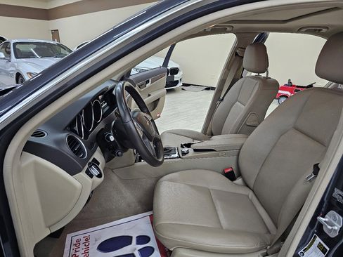 Used 2014 Mercedes-Benz C 250 Sedan w/ Premium 1 Package image 18