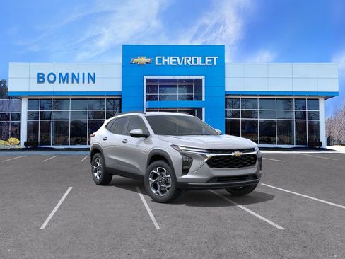 New 2026 Chevrolet Trax LT FWD image 2