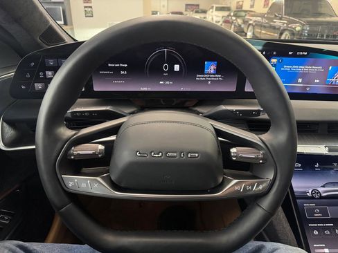 Used 2024 Lucid Air Touring image 11