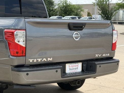 Used 2019 Nissan Titan SV w/ SV Convenience Package AWD/4WD image 6