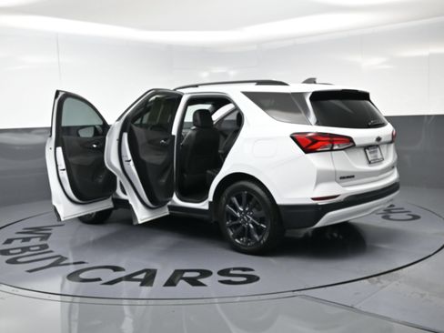 Used 2022 Chevrolet Equinox RS w/ Infotainment Package AWD/4WD image 28