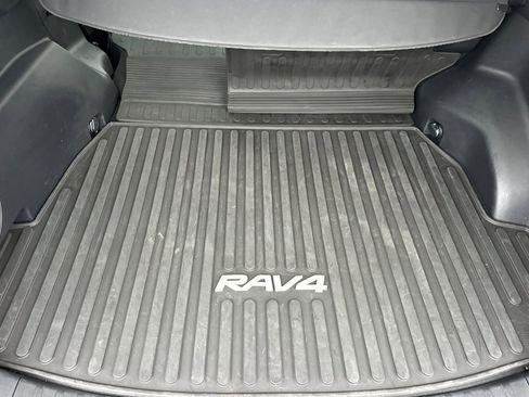 Used 2021 Toyota RAV4 Limited image 16