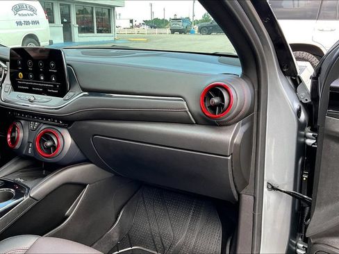 Used 2024 Chevrolet Blazer RS FWD image 25