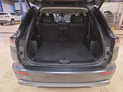 Used 2025 Mitsubishi Outlander SE image 22