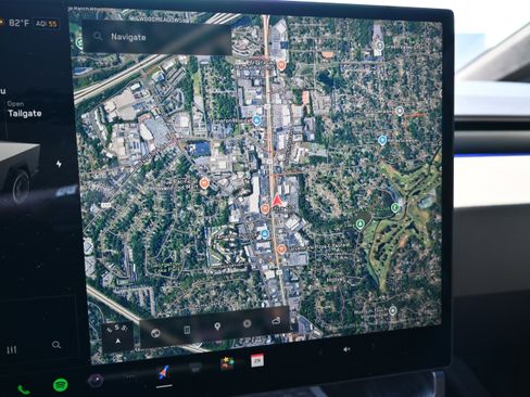 Used 2024 Tesla Cybertruck AWD Crew Cab image 23