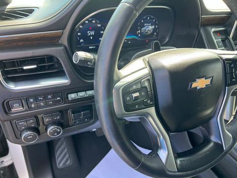 Used 2023 Chevrolet Suburban Premier w/ Advanced Technology Package AWD/4WD image 13