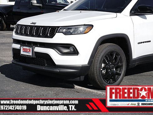 New 2026 Jeep Compass Latitude image 42