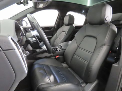 Certified 2023 Porsche Cayenne Coupe AWD/4WD image 5