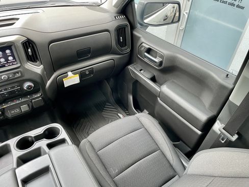 Used 2024 Chevrolet Silverado 1500 Custom Trail Boss AWD/4WD image 17