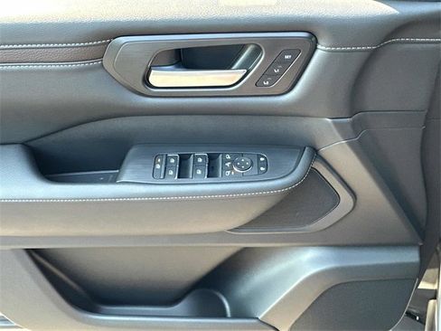 New 2025 Nissan Armada SL w/ Captain's Chari Seat Package image 27