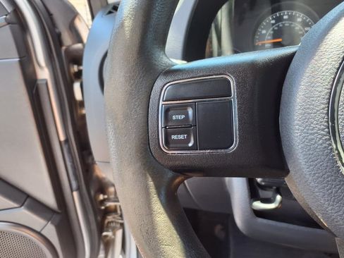 Used 2015 Jeep Patriot Sport image 17