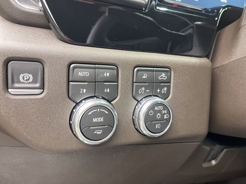 New 2026 GMC Sierra 2500 SLT w/ SLT Premium Package image 11