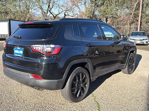 Used 2022 Jeep Compass Altitude w/ Convenience Group image 5