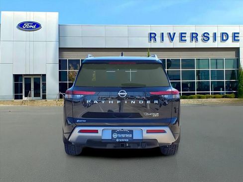 Used 2023 Nissan Pathfinder Platinum w/ Cargo Package image 5